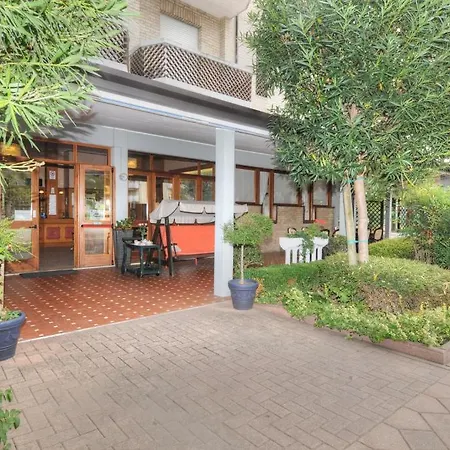 Otel Al Cavallino Bianco 3*
